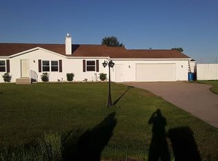 3197 Sweet Meadow Ct, De Pere, WI 54115