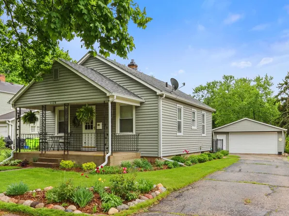 1126 Barnes STREET, Delavan, WI 53115
