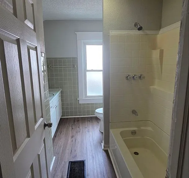 2508 Mersington Ave — Photo 11