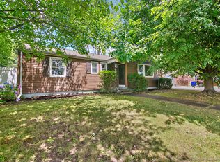 23 Pleasant St, Windsor Locks, CT 06096