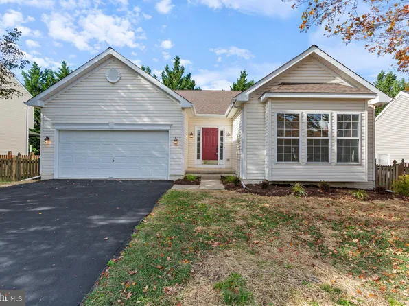 819 Aztec Dr, Frederick, MD 21701