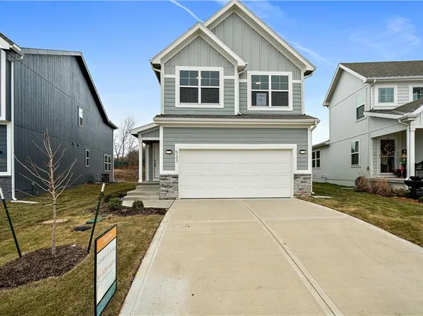 12608 S Red Fox St, Lake Lotawana, MO 64086