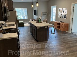 600 8th St S APT 202, Moorhead, MN 56560