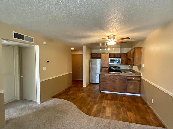 4th image of 2215 9th St APT 101