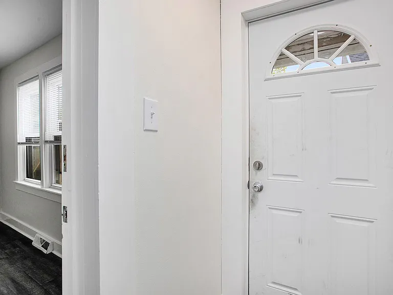 27 Colfax St NE #2 — Photo 7