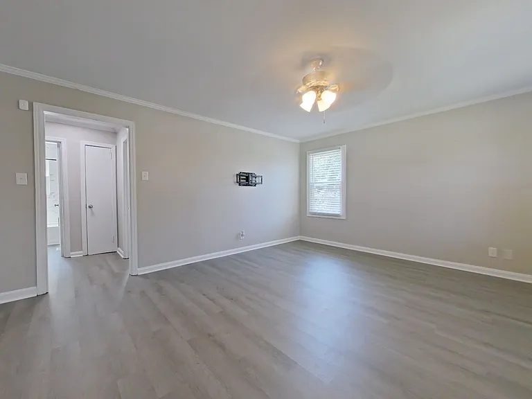 215 Fairview St — Photo 10