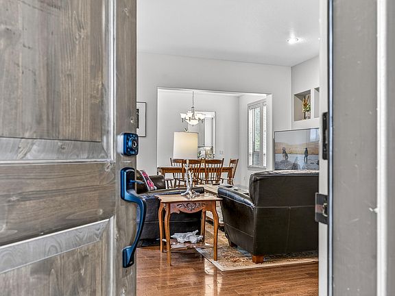 5th image of 61102 Aspen Rim Ln