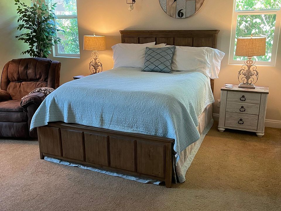1st image of 333 Poinsettia Ave #2