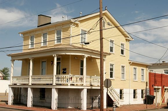 1st image of 610 Green St #700A