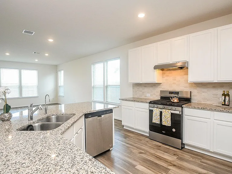 3043 Kastania Ln — Photo 7
