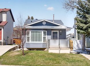 84 S Macewan Glen Way NW, Calgary, AB T3K 2G7