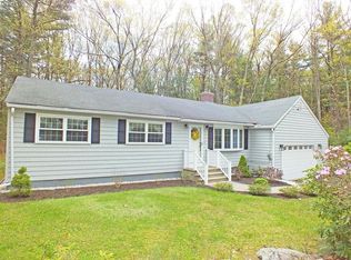 79 Pine Hill Rd, Chelmsford, MA 01824