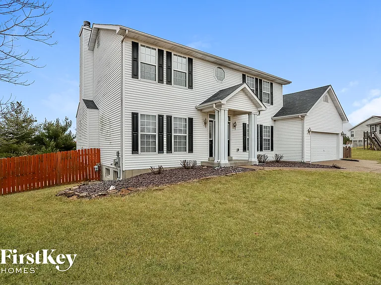 206 Sunshine Dr — Photo 2