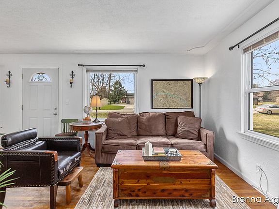 5th image of 1472 Mullins Ave NW