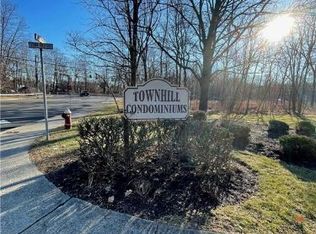 110 Town Hill Rd #8A, Nanuet, NY 10954