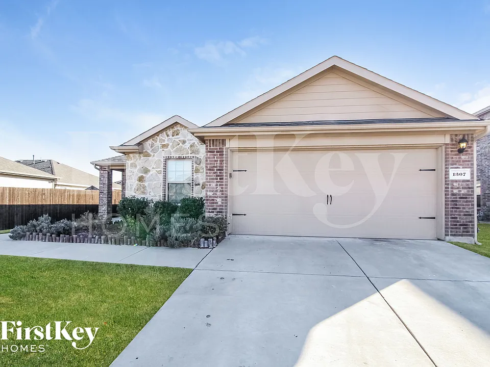 1307 Bent Grass Dr