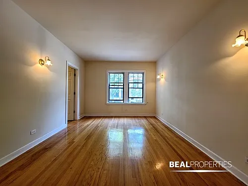 1103 W Wellington Ave #1 Photo 1
