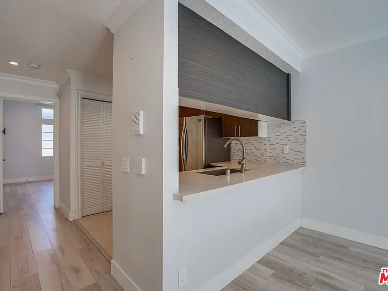 1034 S Shenandoah St #2 — Photo 6