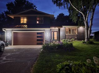 7478 Saratoga Dr, Chanhassen, MN 55317