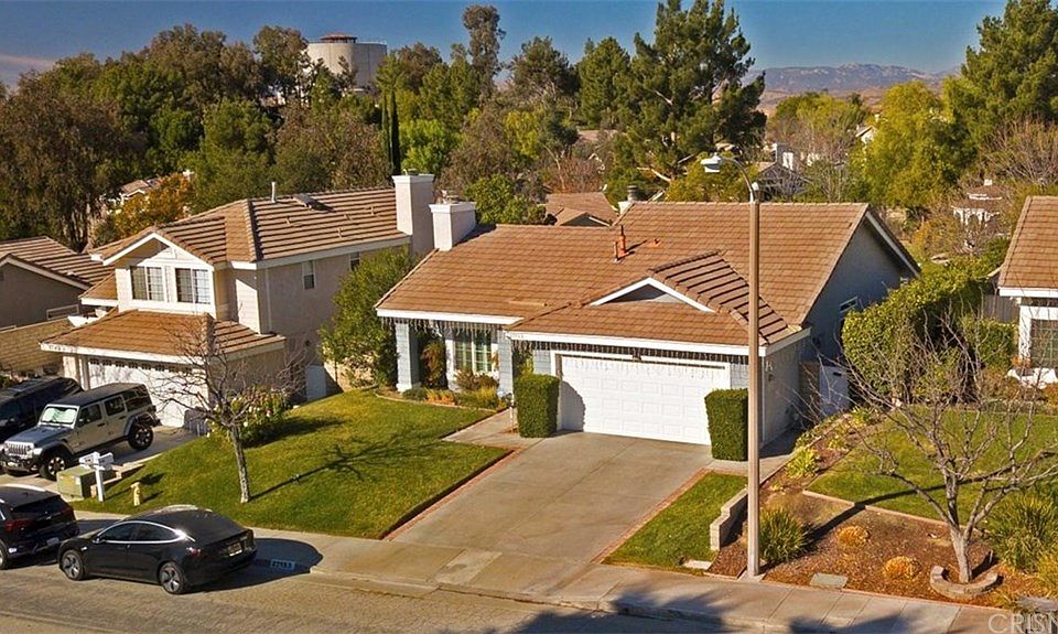 1st image of 27153 Waterford Dr