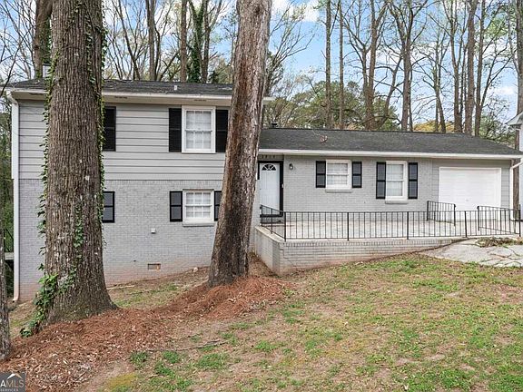 2nd image of 3917 Wedgefield Cir