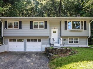 15 Indian Ridge Rd, New Milford, CT 06776