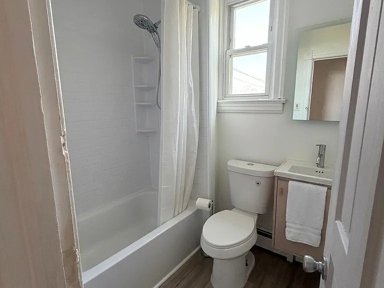 2nd floor bathroom