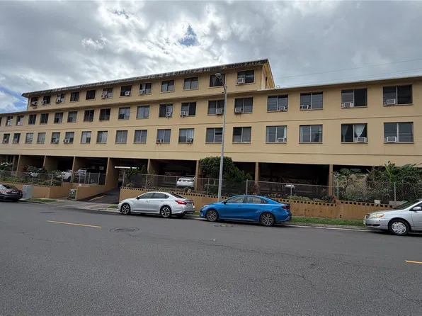 3003 Ala Napuaa Pl APT 308, Honolulu, HI 96818