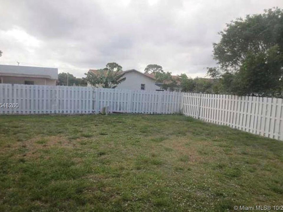 2nd image of 465 NW 18th Ct