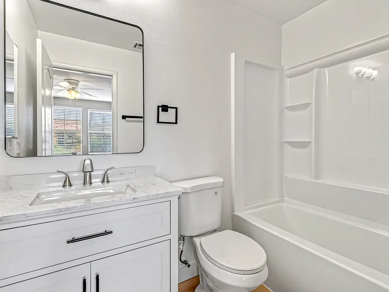 1089 Paradise Coach Dr — Photo 13