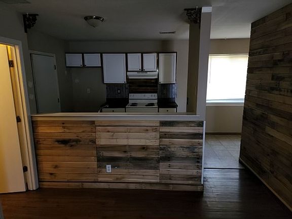 3rd image of 624 Palisades Dr #624