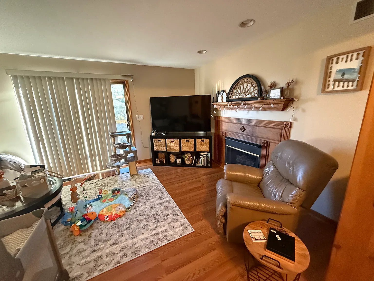 2 bed, 1.5 bath, 1300 sqft, $1,450 — Photo 3