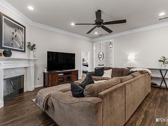 5th image of 4804 Lombardi Ln