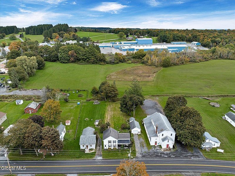 2nd image of 982 County Road 401