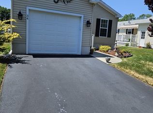34 Sunrise Ln, Chicopee, MA 01020