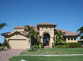 1090 Dana Ct, Marco Island, FL 34145