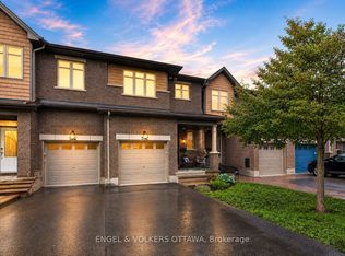 512 Knotridge St, Ottawa, ON K1W0C7