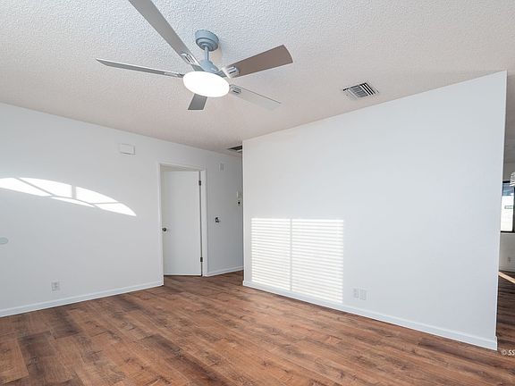 4th image of 920 S Farragut St