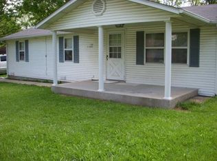 106 S Busch Ave, Mountain Grove, MO 65711