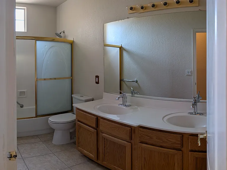 1493 W Chilton Ave — Photo 6