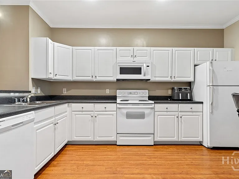 205 Woodstone Dr #17 — Photo 5