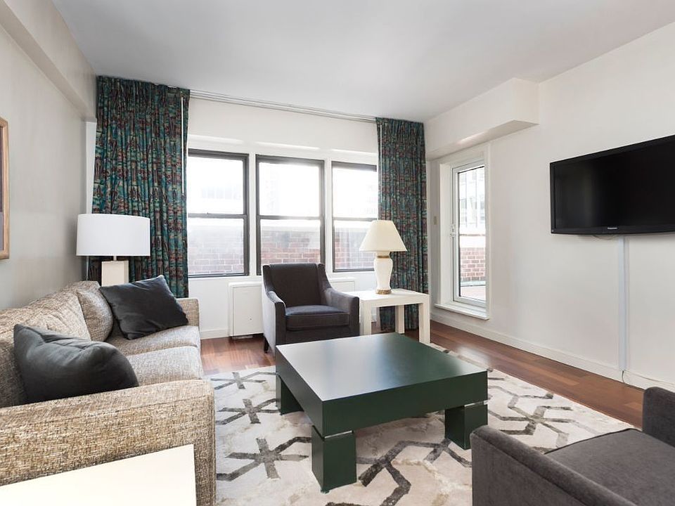 2nd image of 149 E 39th St #604