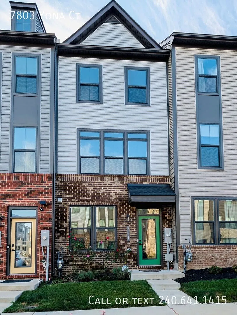 Stunning 3 BR/3.5 BA Townhome in Glen Burnie! — Photo 1
