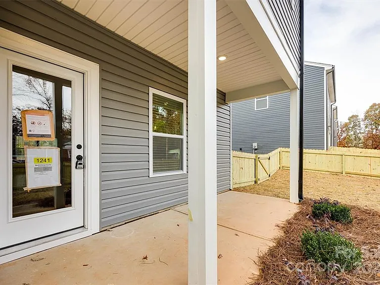 1241 Eastway Dr — Photo 28