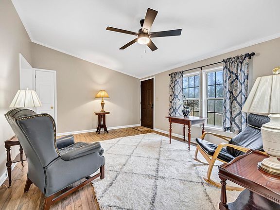 4th image of 271 Westview Dr