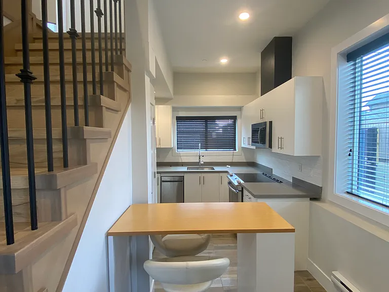 536 W 60th Ave — Photo 5