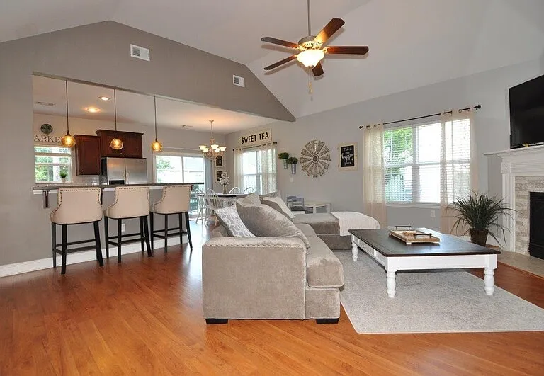 156 Cottonham Ct — Photo 5