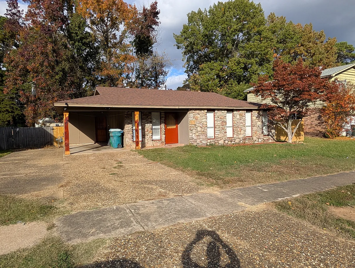 Building Photo - 9508 Labette Dr