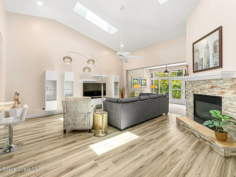 Shell Cove Dr — Photo 16