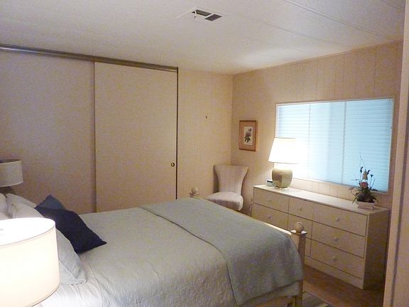 5th image of 118 Country Club Dr